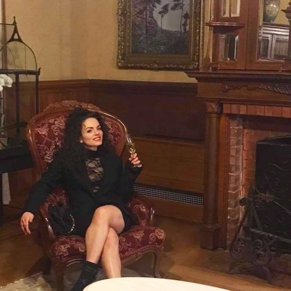 Meet your Posher, Chelc - Picture 1 of 9